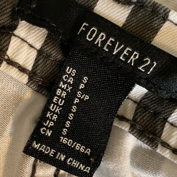 Forever 21 Stripe Overall Shorts Black White - Picture 6 of 6